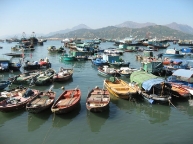 Cheung-Chau-Island-Harbor-boats (1).jpg