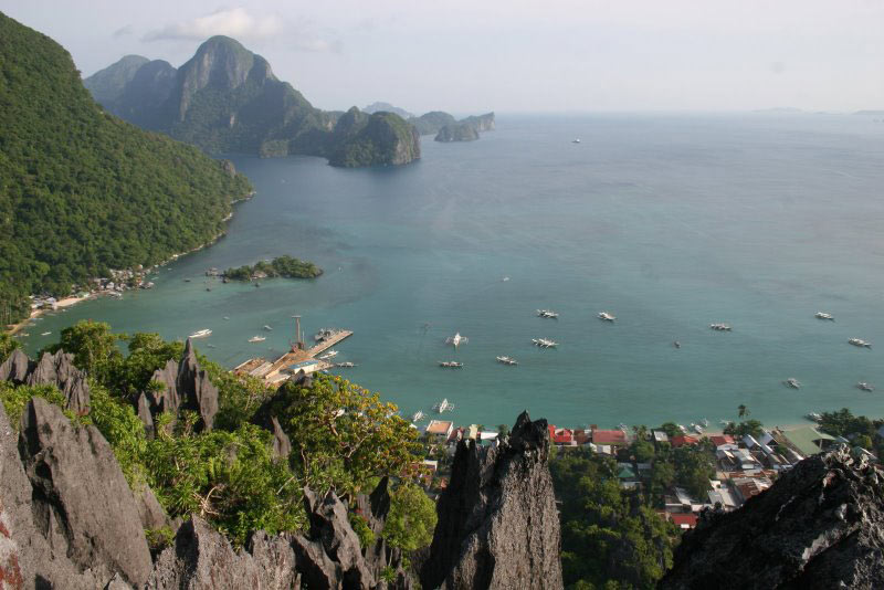 Hiking to the top in El Nido