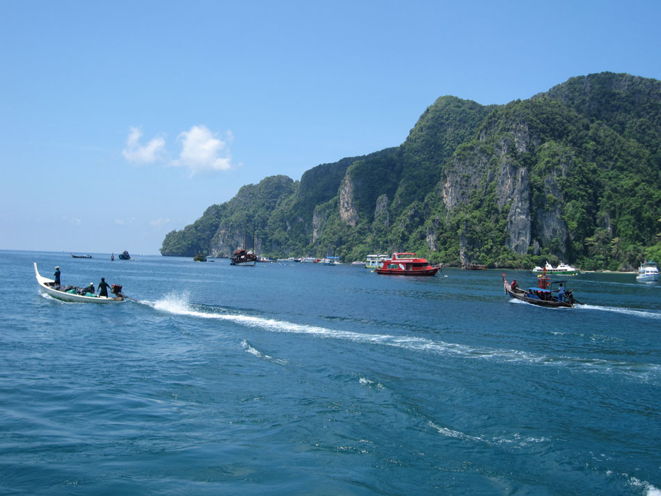 Boats coming and going in Phi Phi