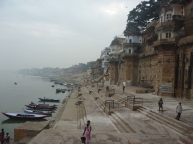 Boats-along-the-ganges