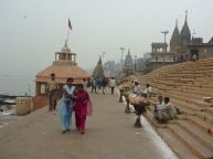 Varanasi-street-scene