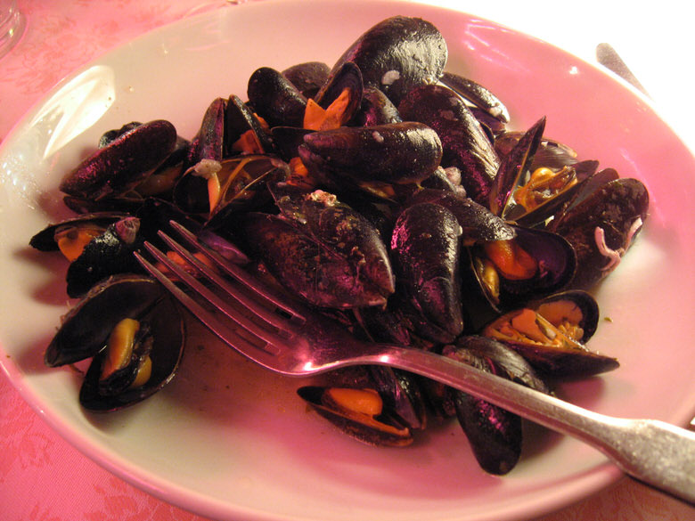 Mussels as my entry dish at Marseilles restaurant